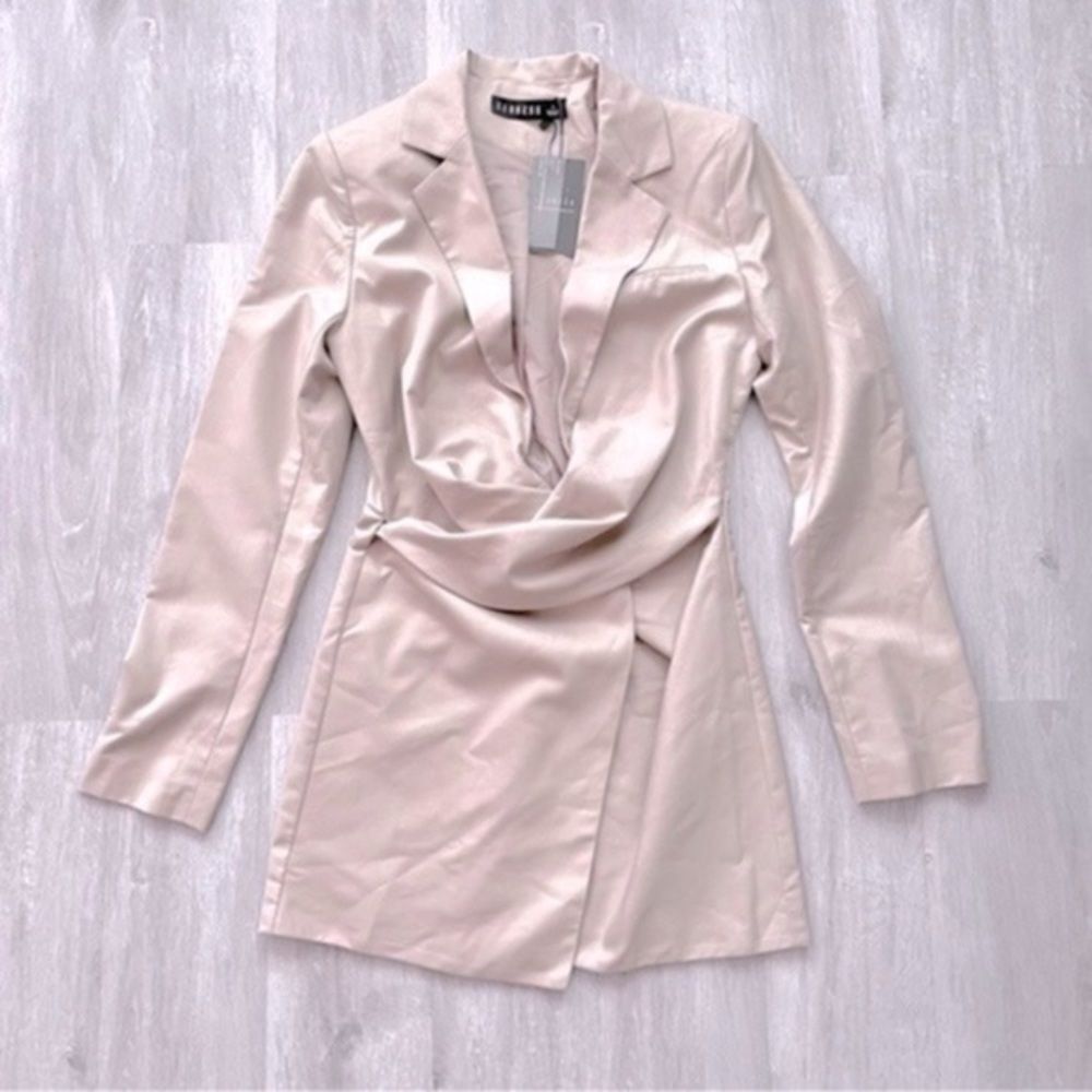 Lioness Women's S NWT Beige Deep Plunge Fitted Long Sleeve Mini Blazer Dress New - Picture 5 of 7